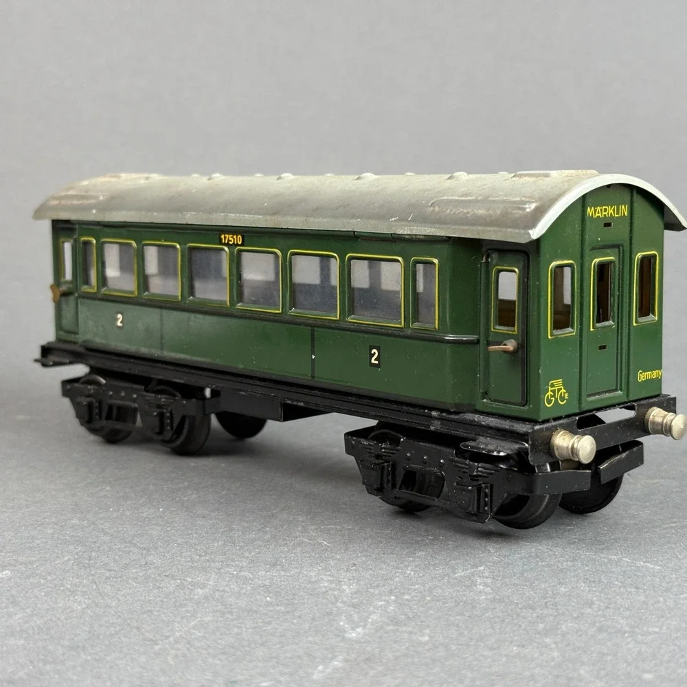 Marklin O-gauge #17510 Tinplate Passenger Car Green, vintage